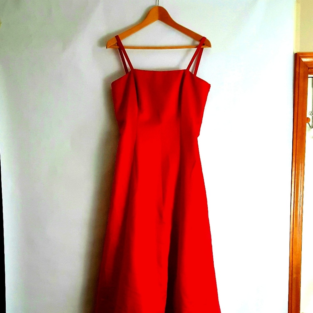 Jump Red Floor-Length Dress